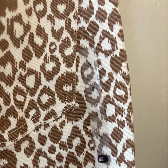 Women's SAINTS & HEARTS Beige White Cotton Blend Leopard Flare Jean Size 2 NWOT - Picture 6 of 9